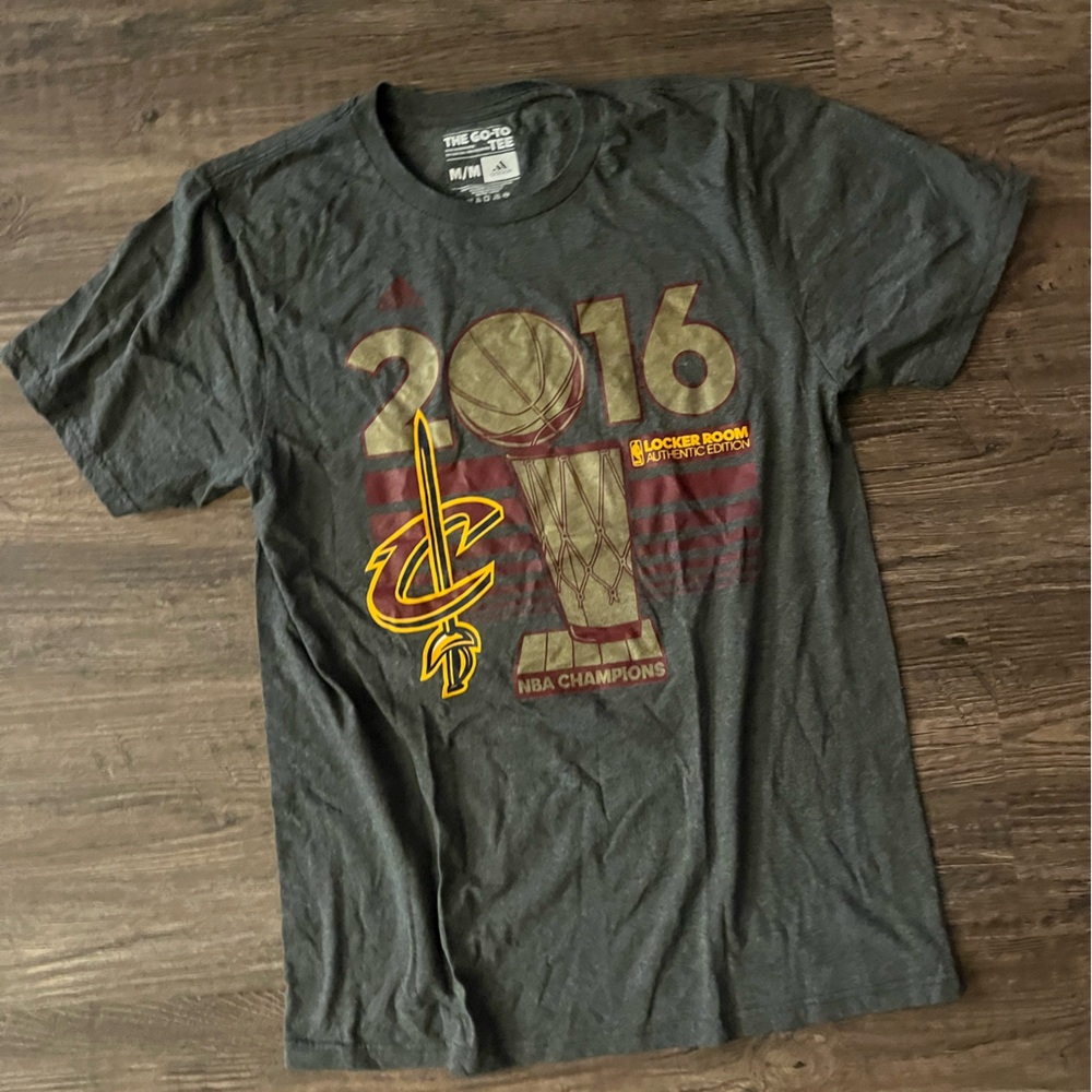 Cleveland Cavaliers Medium Gray NBA Champions T-Shirt 2016
Locker Room